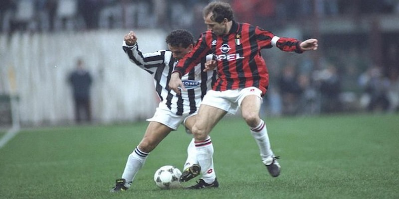 Franco Baresi là một trong những trụ cột trong hàng phòng ngự AC Milan